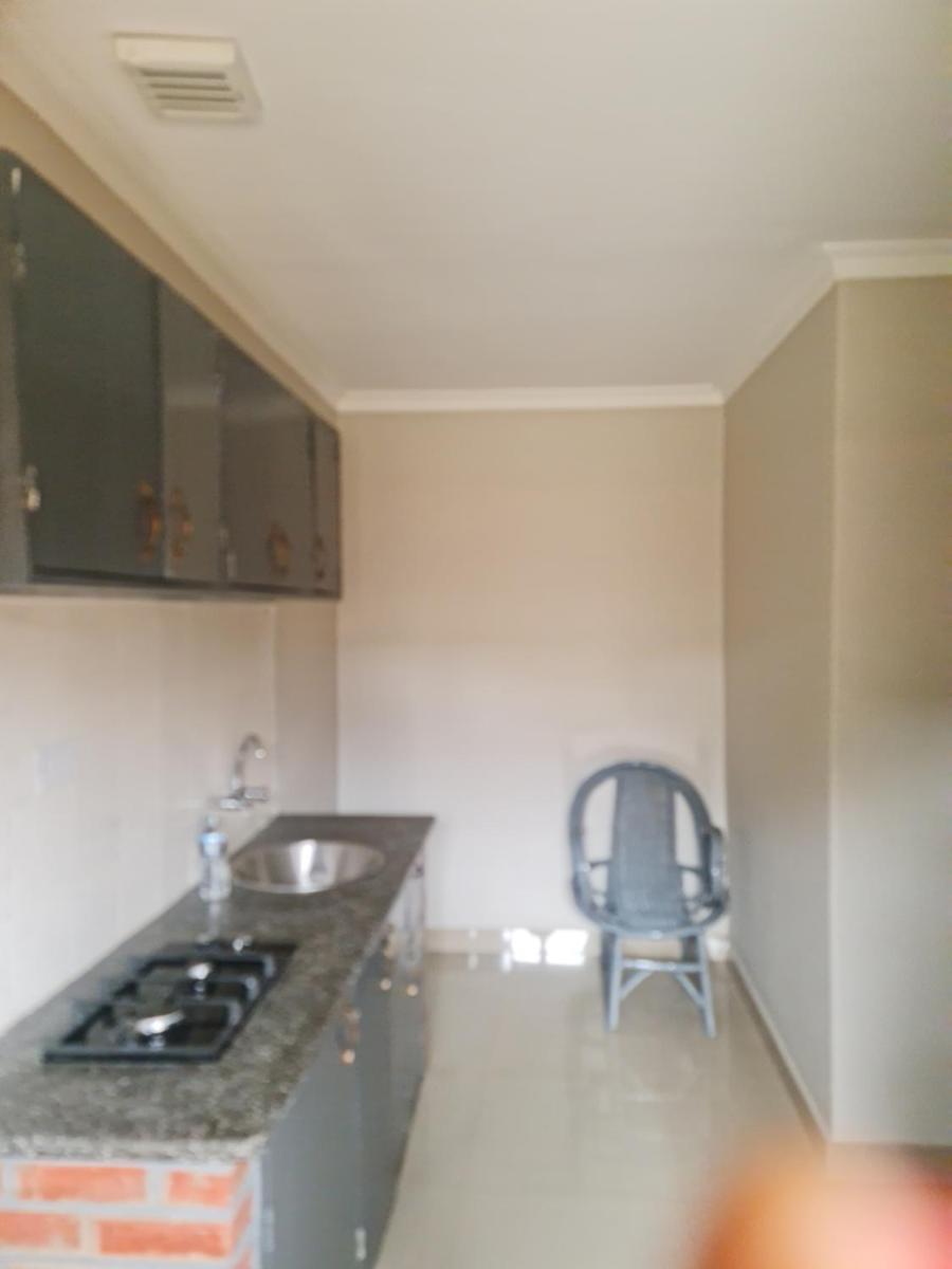 Avon Garden Apartments Area 25 - Housity