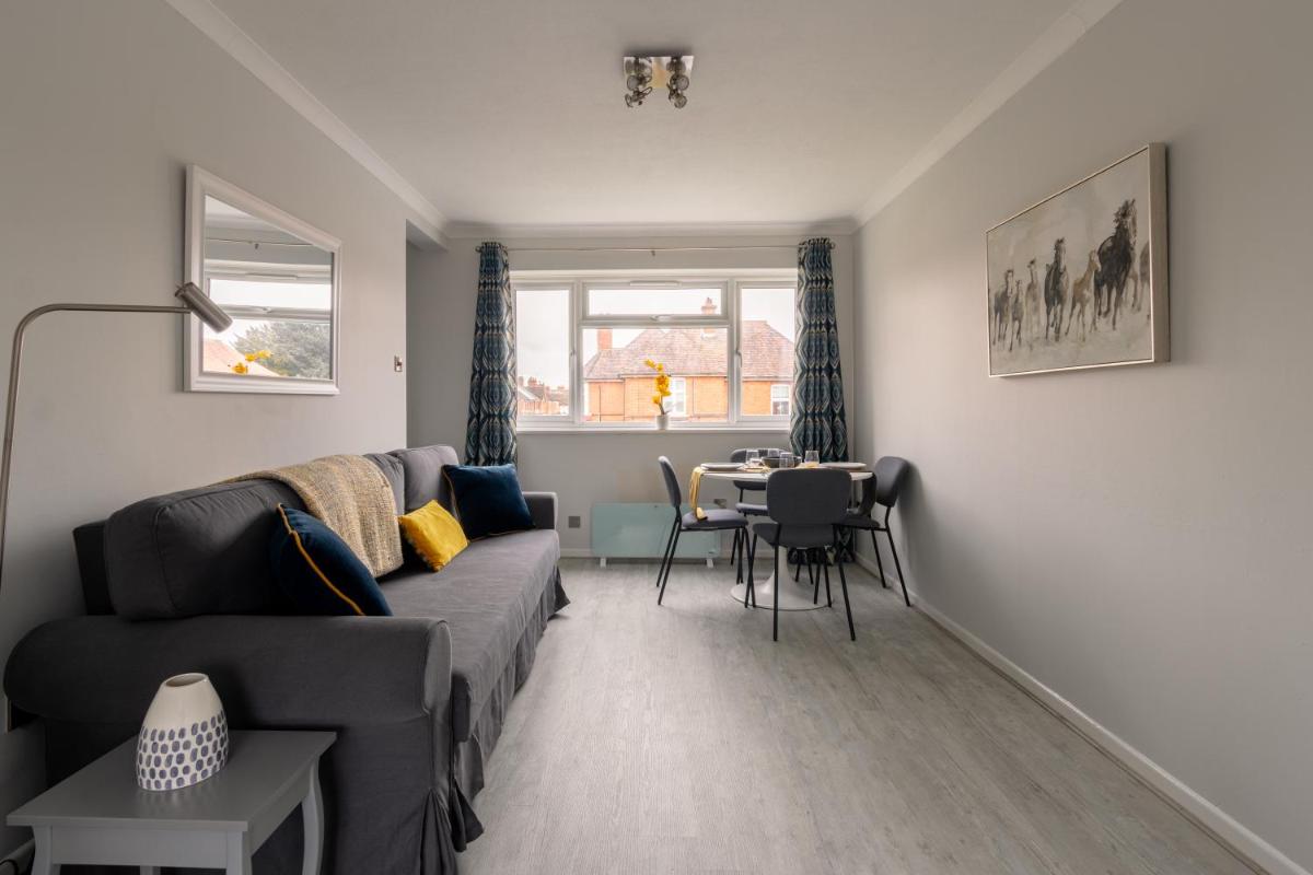 Racecourse Revelation! Free parking - Housity