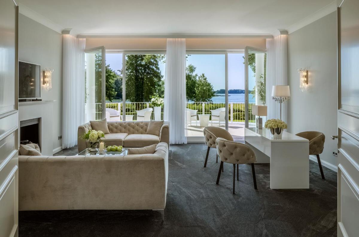 Ein Sitzbereich in der Unterkunft Villa Contessa - Luxury Spa Hotels