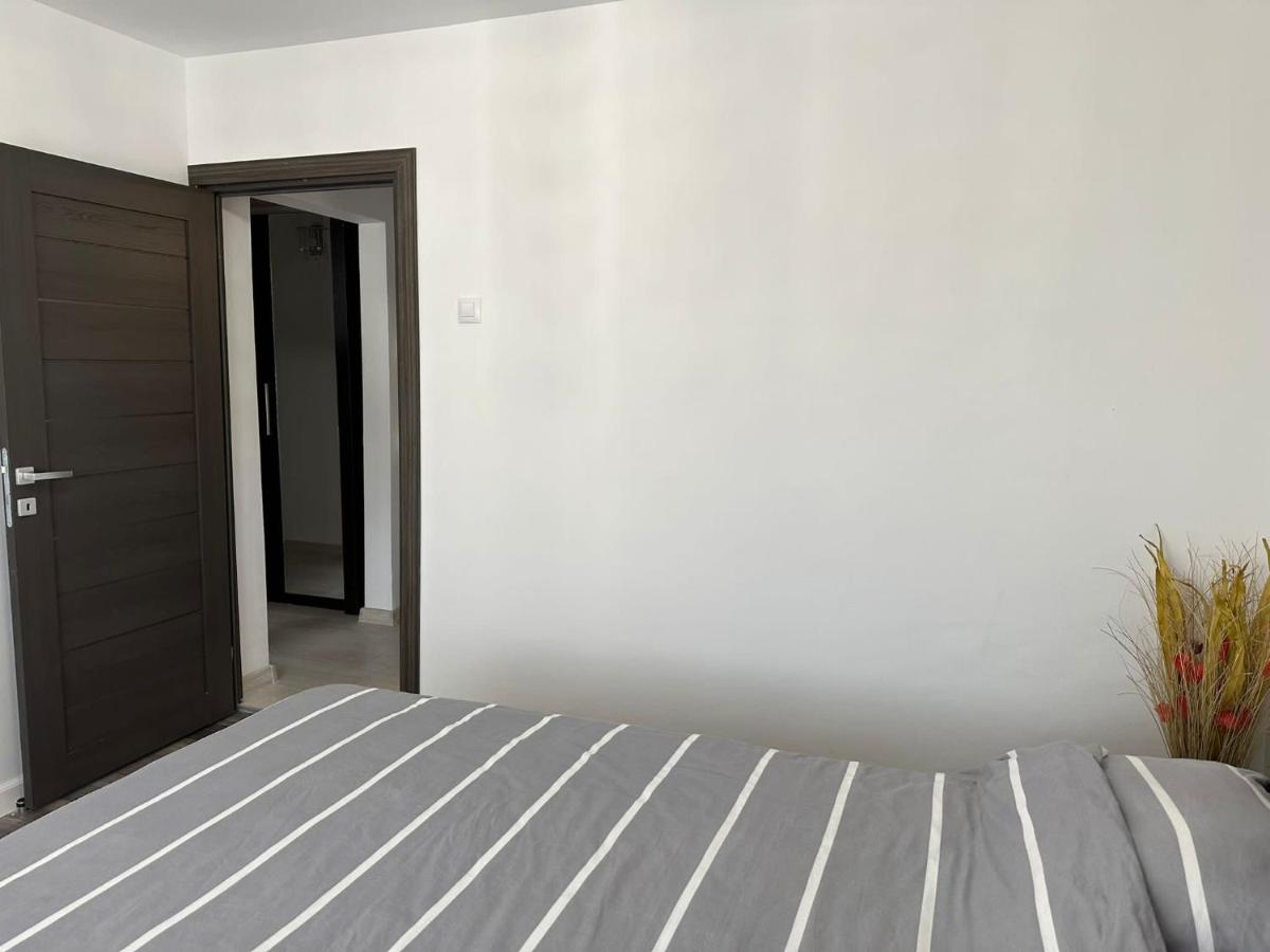 Luxury House - Housity