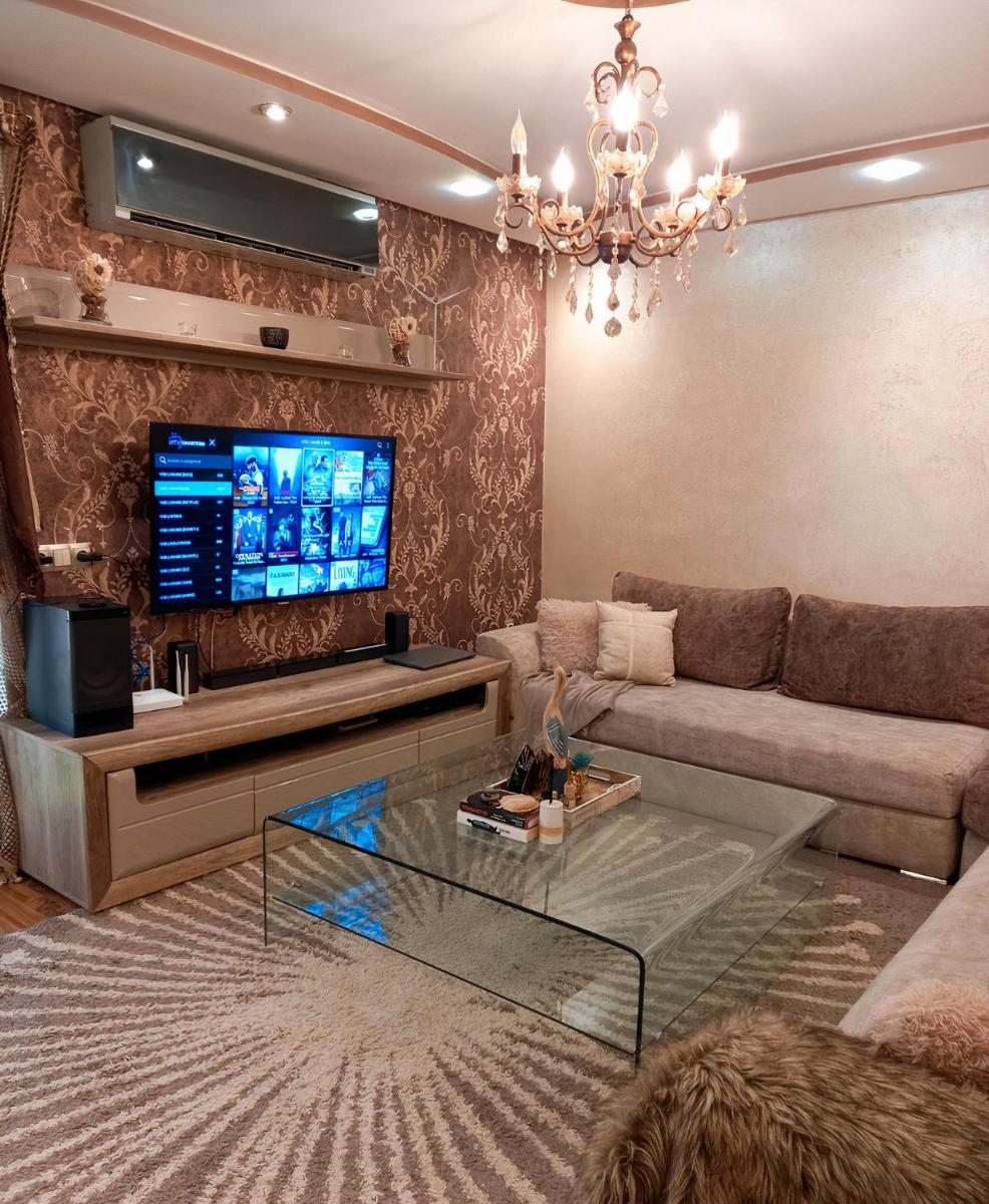 Big, stylish and modern apartment with hot tub - Housity