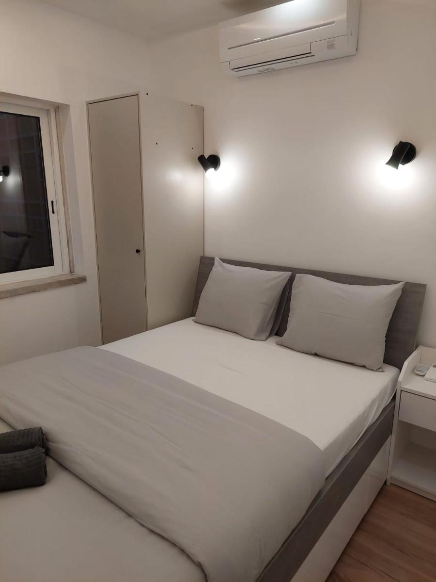 Lisbon South Bay Rooms Deluxe - Housity