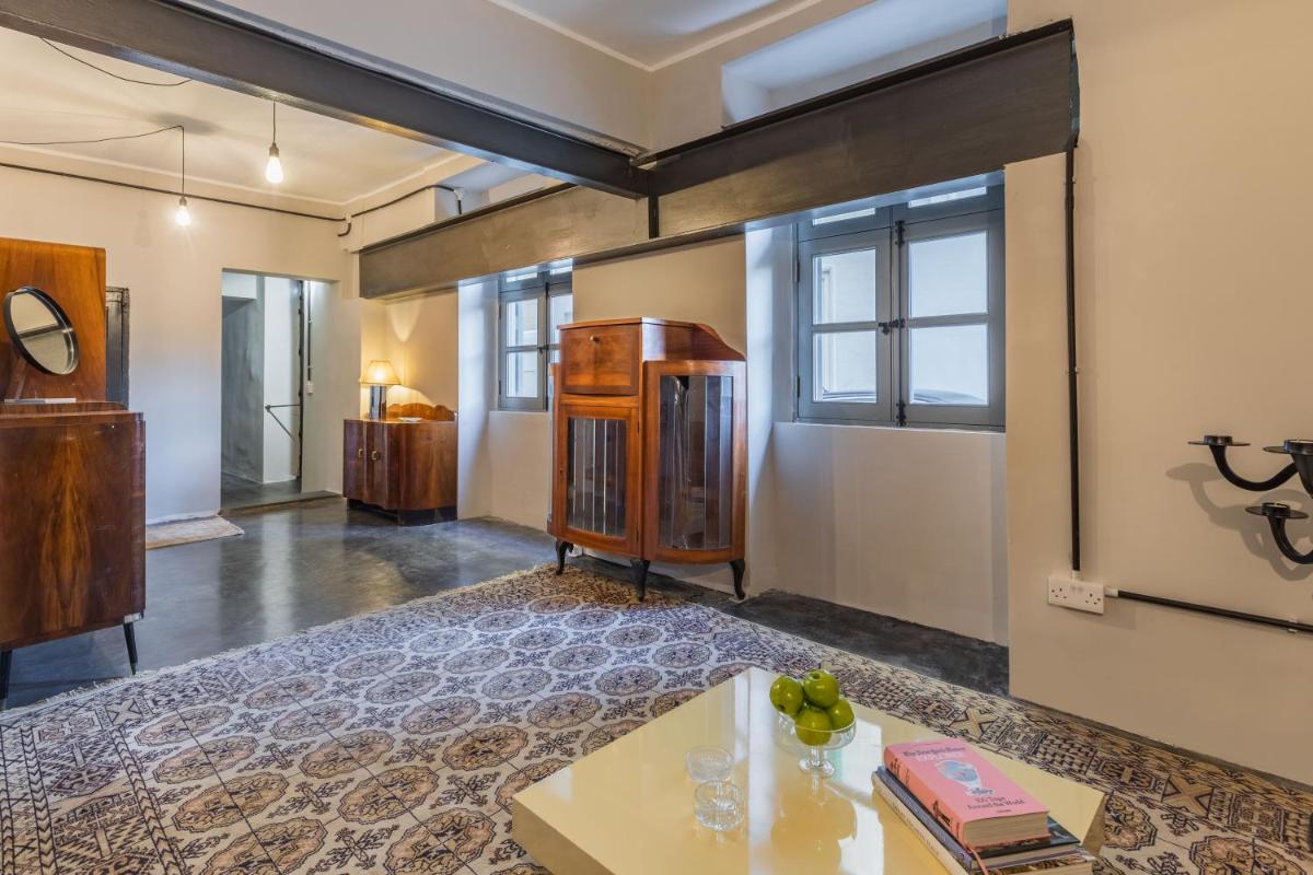 Stylish Retro Suites - Housity