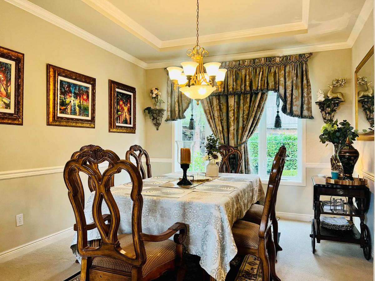 Lucy’s Elegant & Cozy House - Housity