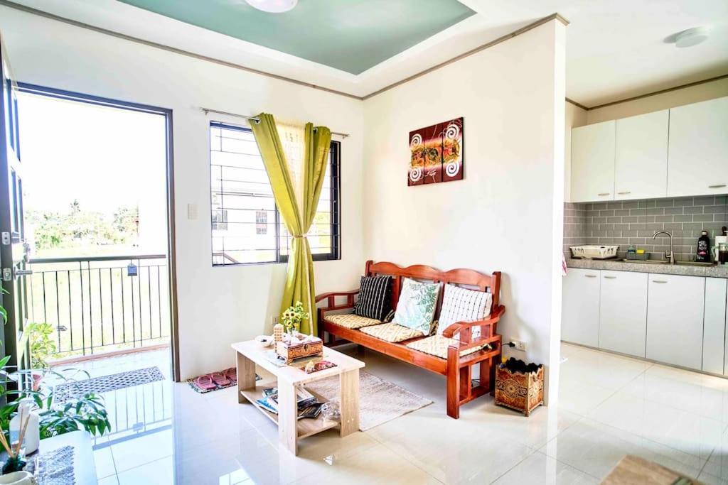 Iloilo Affordable Transient - near Iloilo Airport - Housity