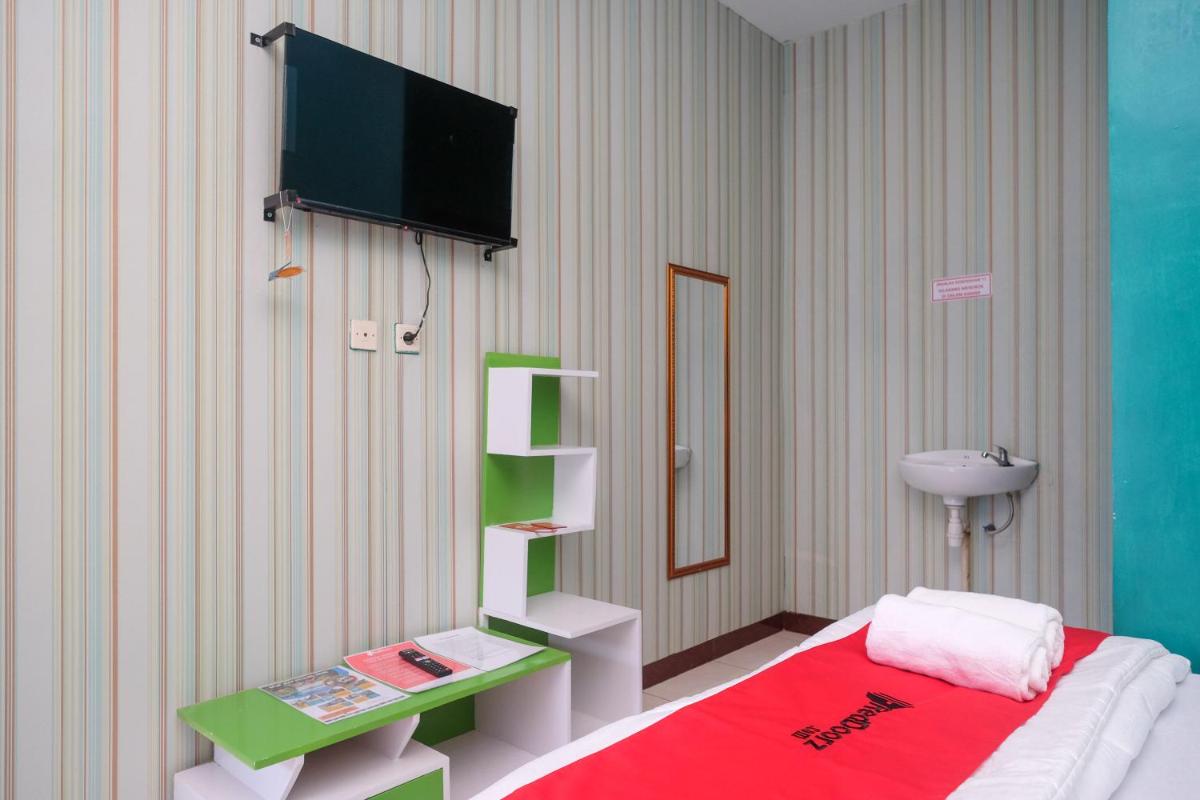 RedDoorz Syariah near Gardu Pandang Dieng - Housity