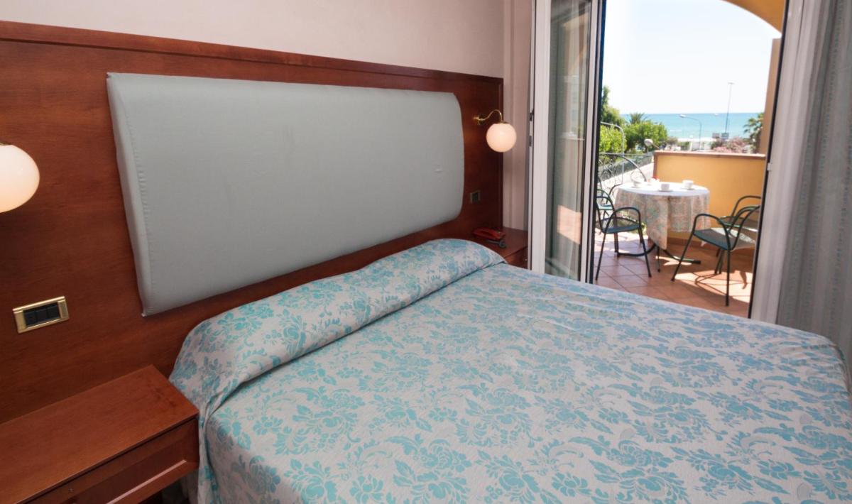 Hotel Costazzurra - Housity