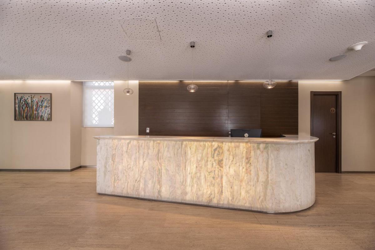 El vestíbulo o zona de recepción de Eurostars Vía de la Plata