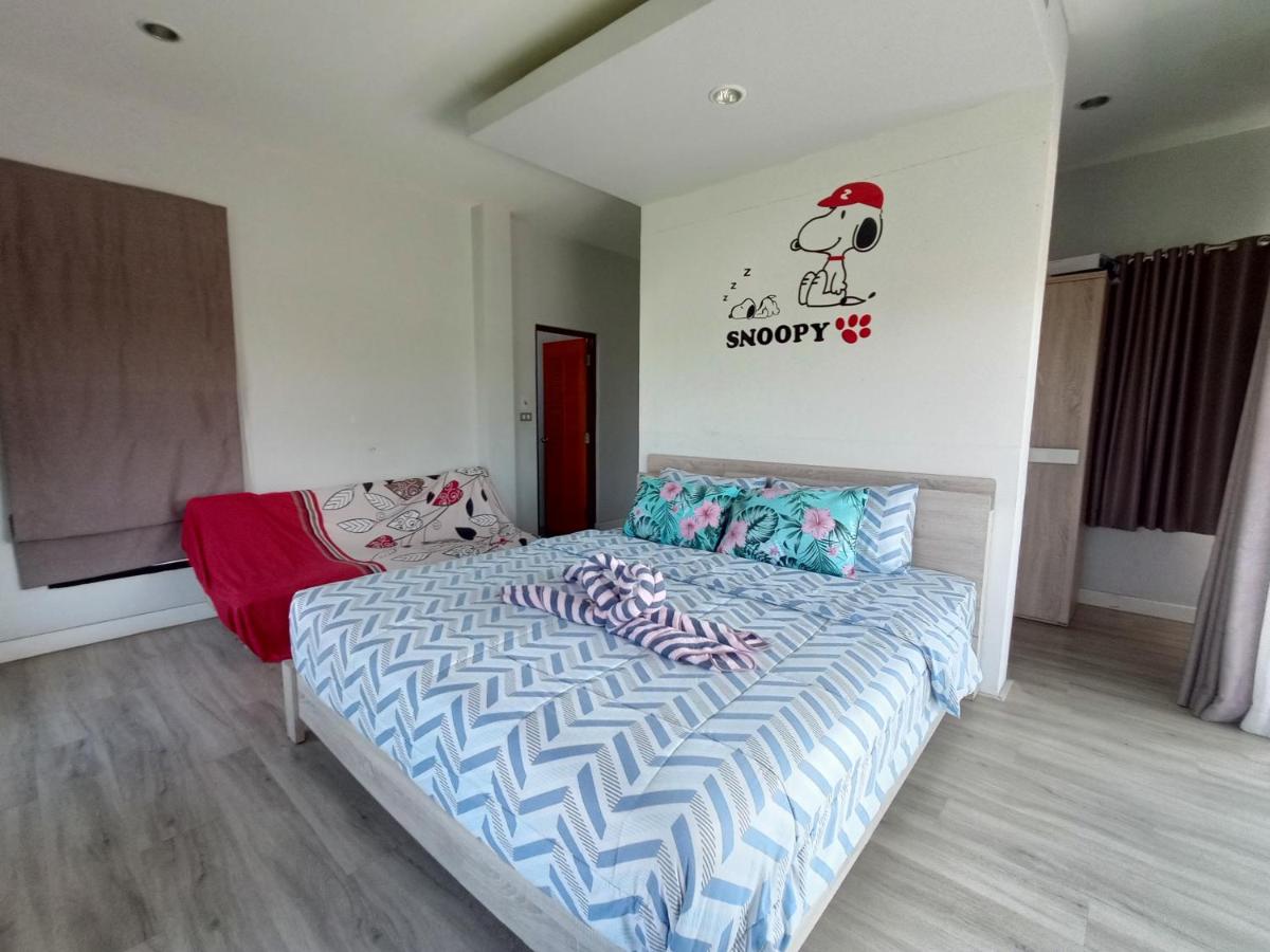 Richly pool villa@Phitsanulok - Housity