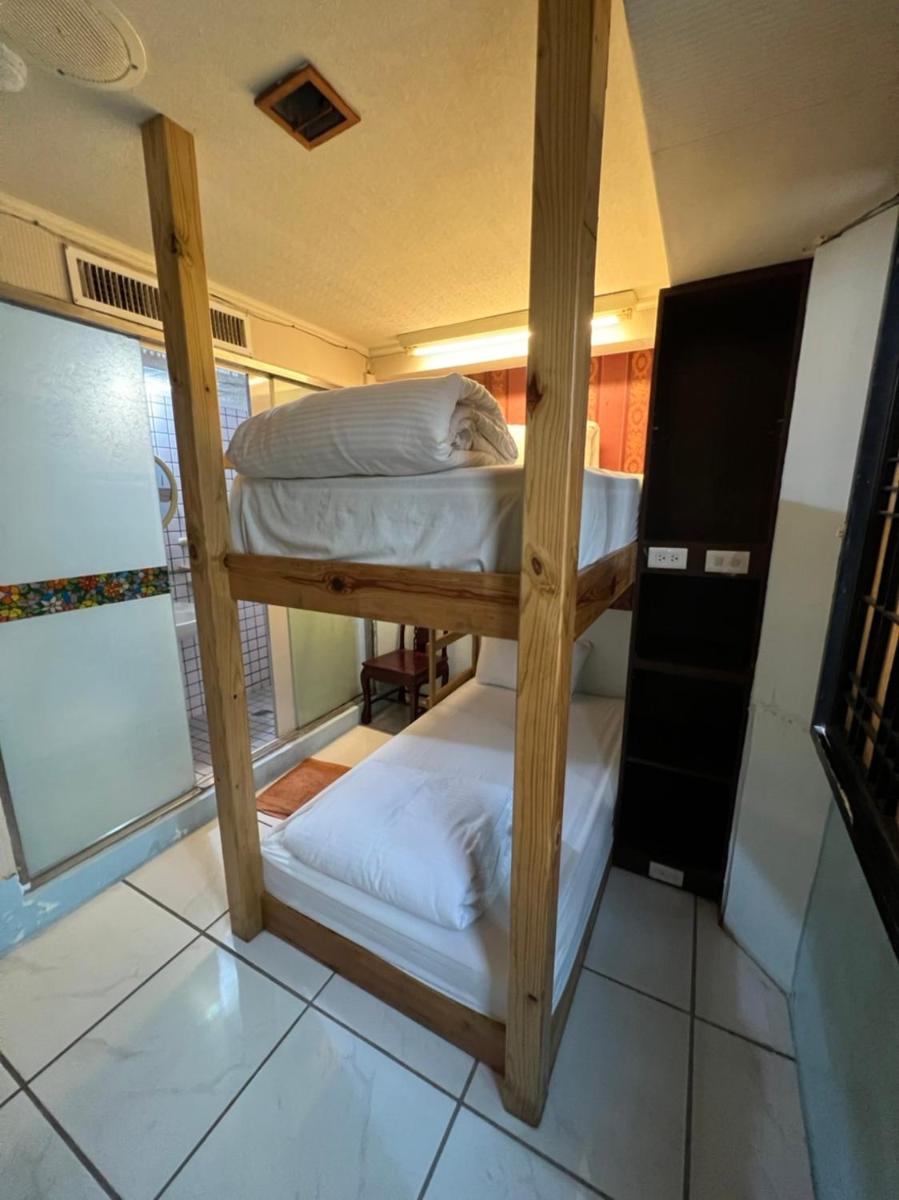 Boston Hotel - Housity