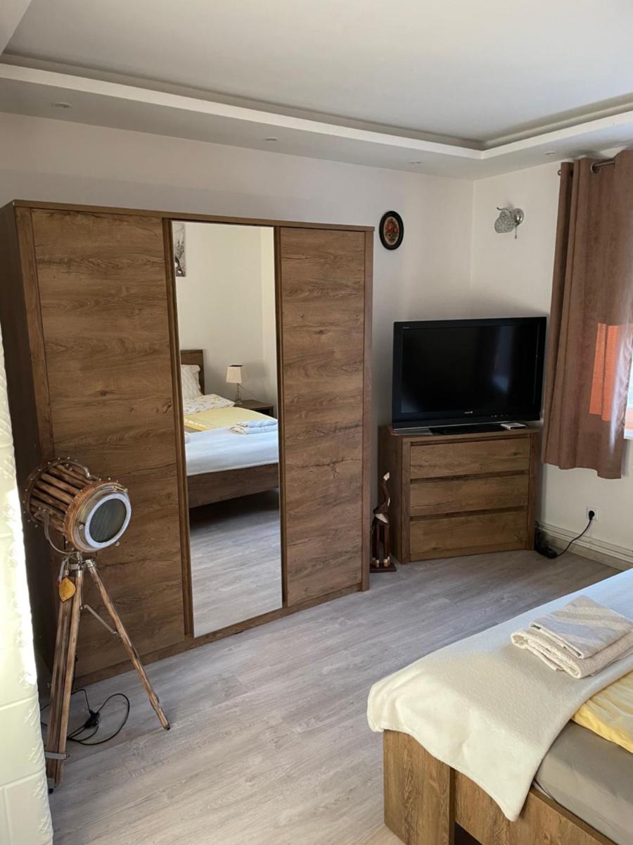Prestige Apartament - Housity