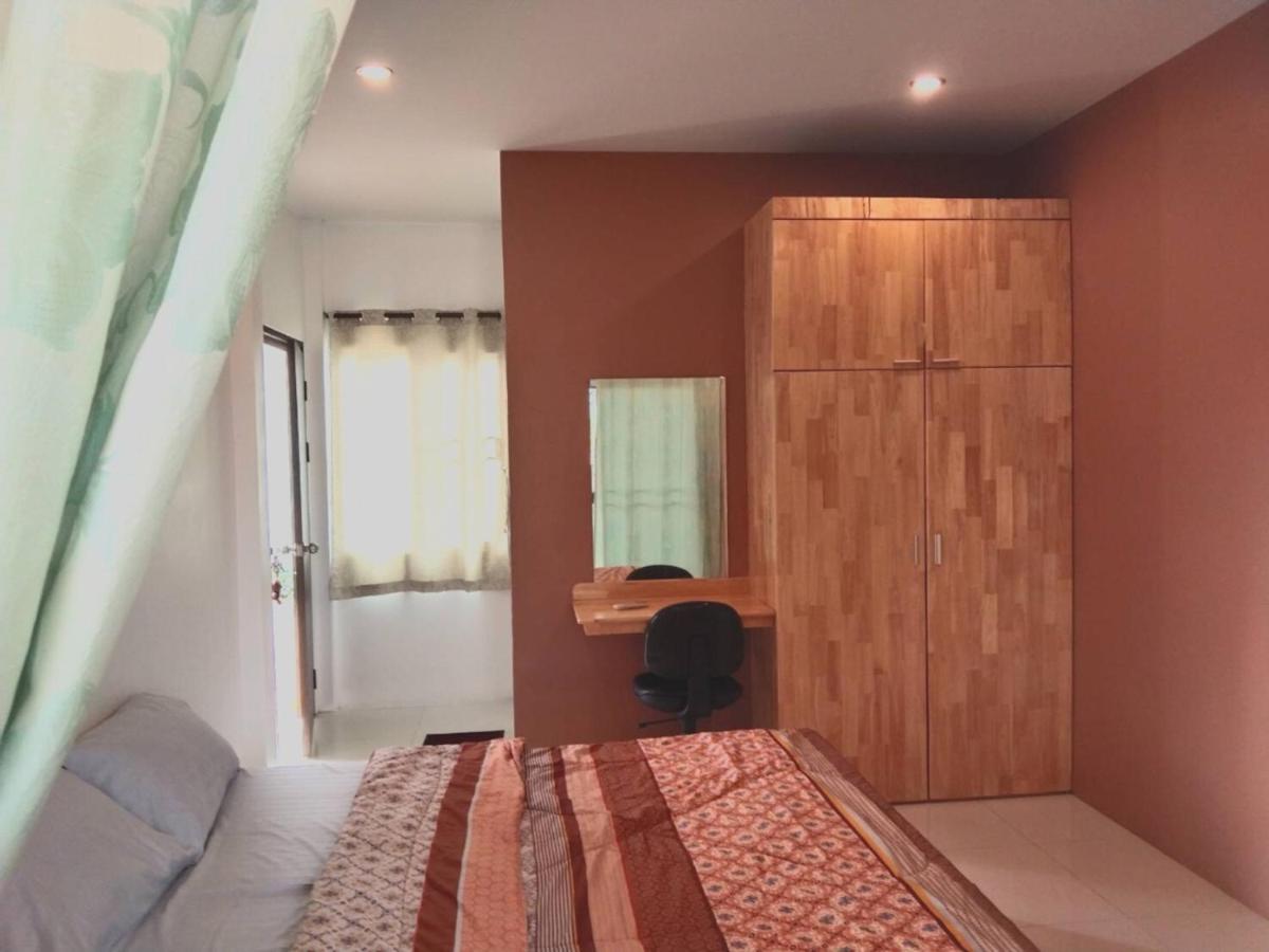 บ้านสวนสุขใจ รีสอร์ท - Housity