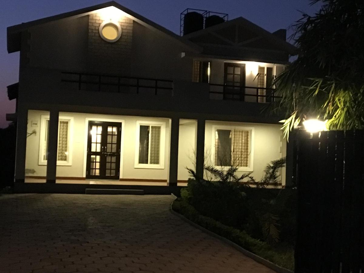 Celestial Resorts, 3 Bedroom Luxury Villa - Housity