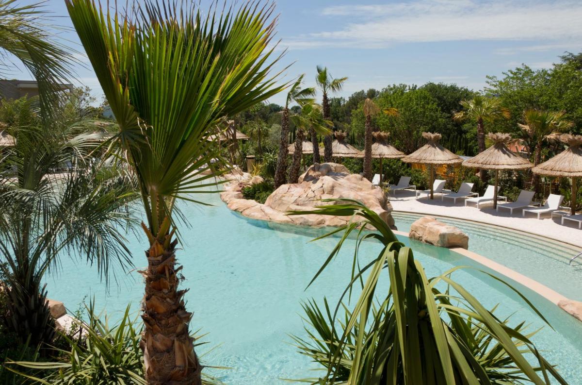 Piscine de l'établissement Domaine du Mas De Pierre ou située à proximité
