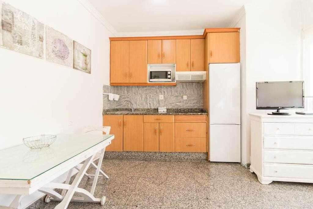 Sun and Beach Apartment - Housity