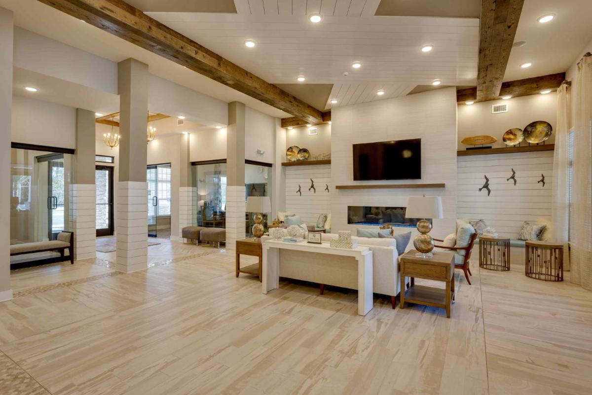 Chic 1 and 2 Bedroom Apartments at Vintage Amelia Island next to Fernandina Beach - Housity
