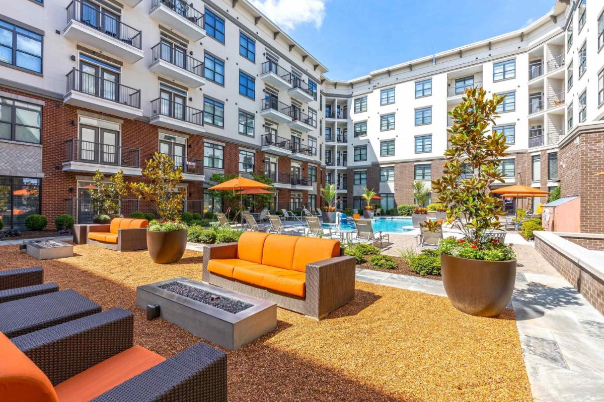 Cozy and Bright Apartments at Marble Alley Lofts in Downtown Knoxville - Housity