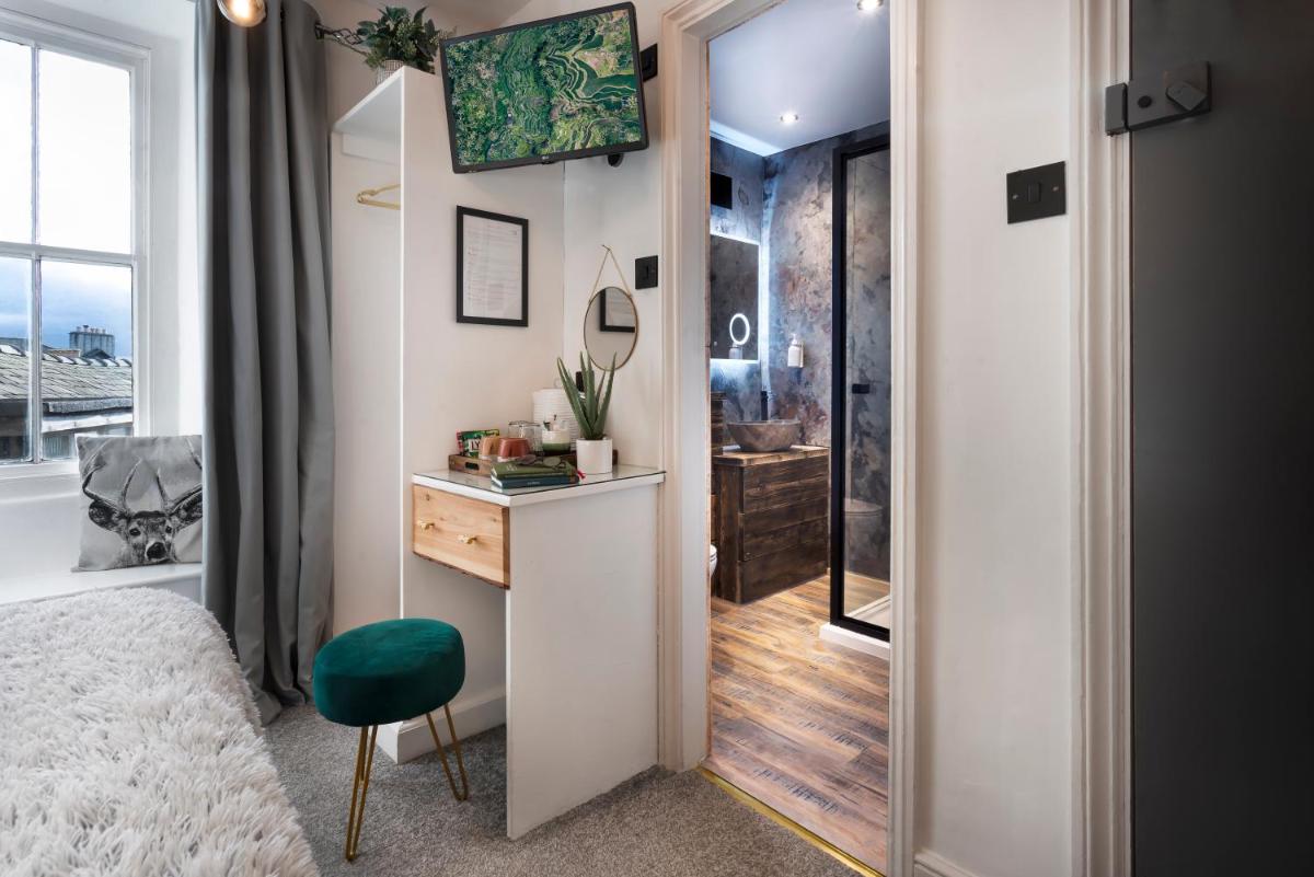 Windermere Central Hotel - Central Lake District Unmanned Hotel in Windermere - Housity