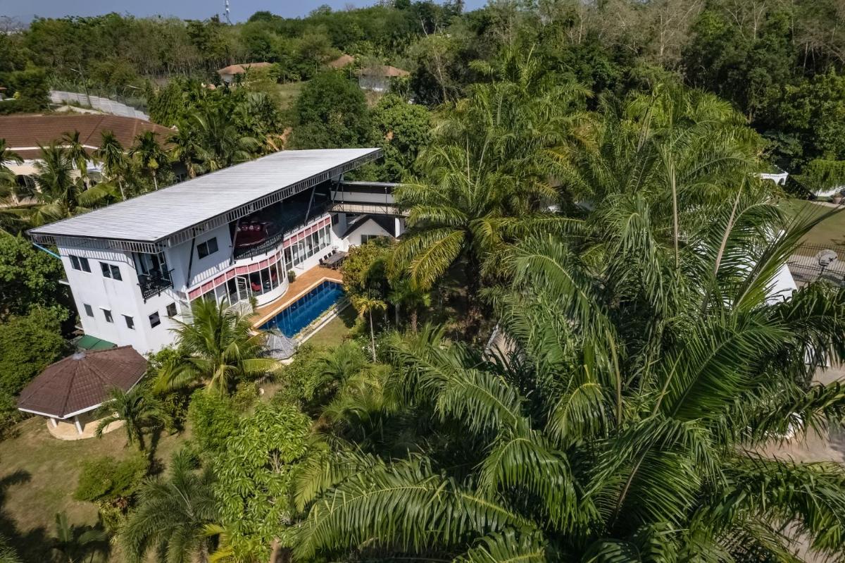 Chalong - Villa Nap Dau - 10 BR Private Pool Villa - Phuket - Housity