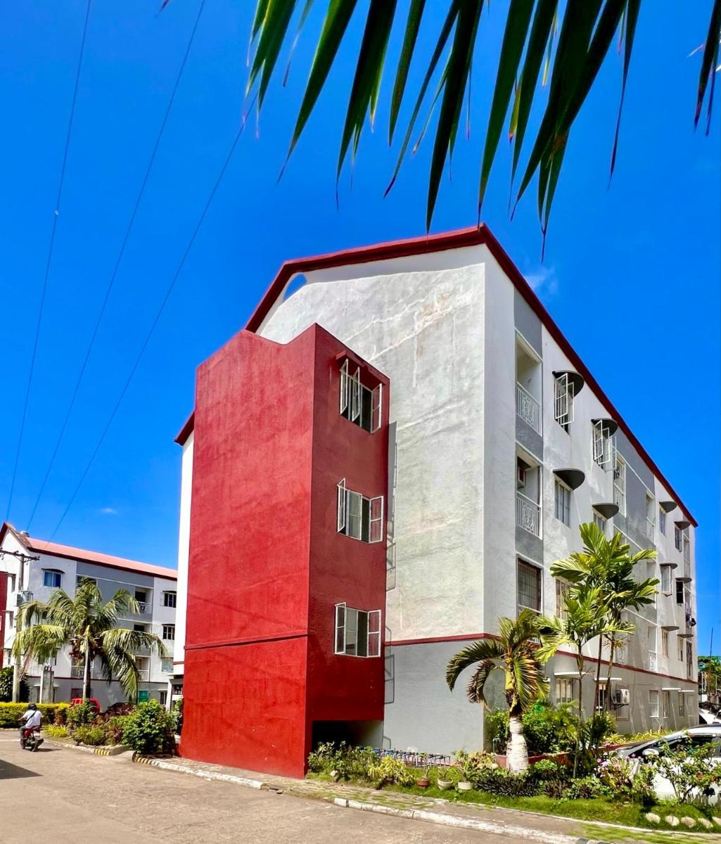 Alex's Place - U403 B11 Mactan Oasis Gardens Condominium No elevator - Housity