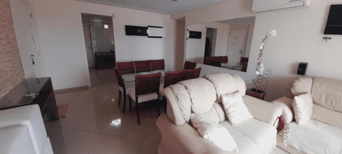 Lindo apartamento no coração da cidade - APARTAMENTO INTEIRO OU SEJA NÃO É COMPARTILHADO COM OUTRAS PESSOAS - Perto de tudo - 2 quartos - Ar condicionado - Churrasqueira - Cozinha completa - 120 metros quadrados ao todo - Quartos com 12 metros quadrados - Housity