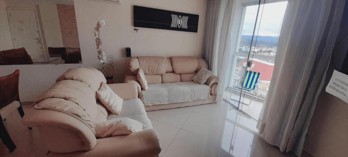 Lindo apartamento no coração da cidade - APARTAMENTO INTEIRO OU SEJA NÃO É COMPARTILHADO COM OUTRAS PESSOAS - Perto de tudo - 2 quartos - Ar condicionado - Churrasqueira - Cozinha completa - 120 metros quadrados ao todo - Quartos com 12 metros quadrados - Housity