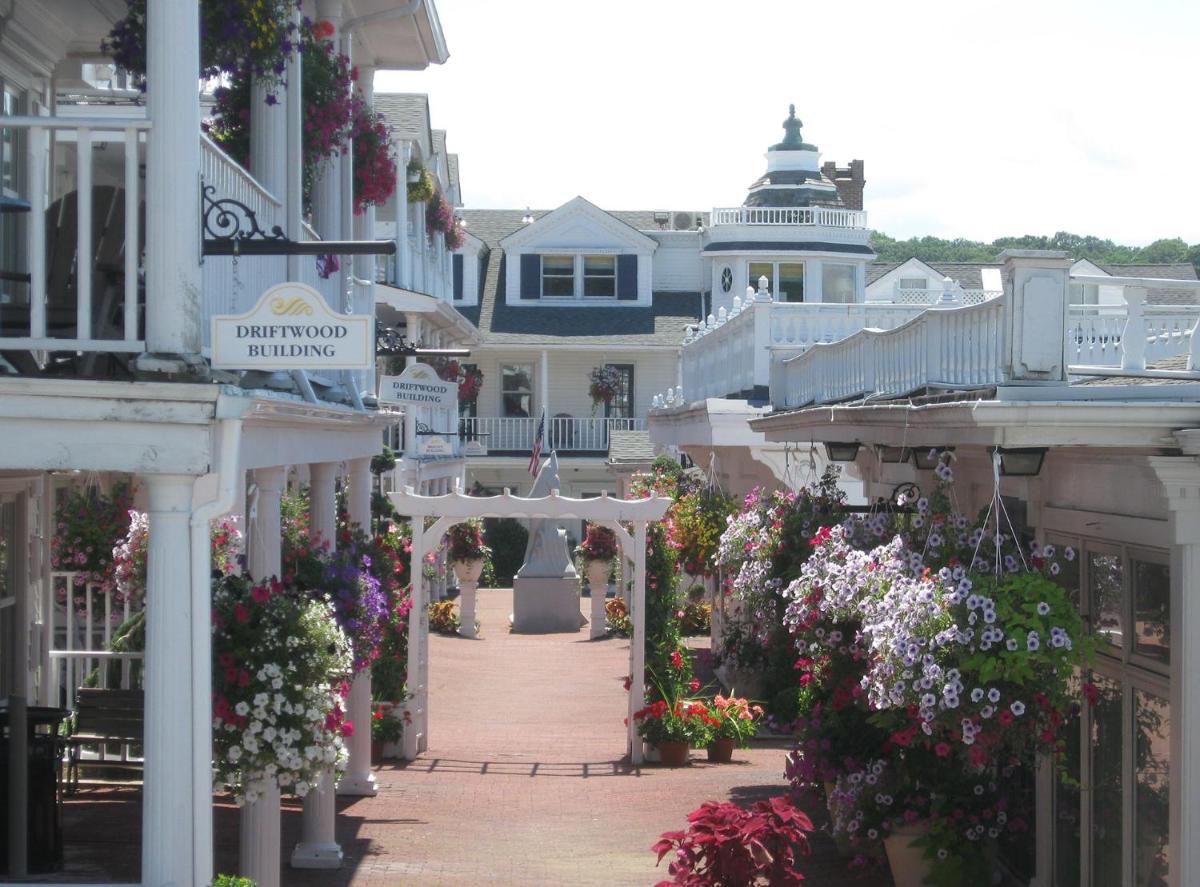 Danfords Hotel & Marina - Housity