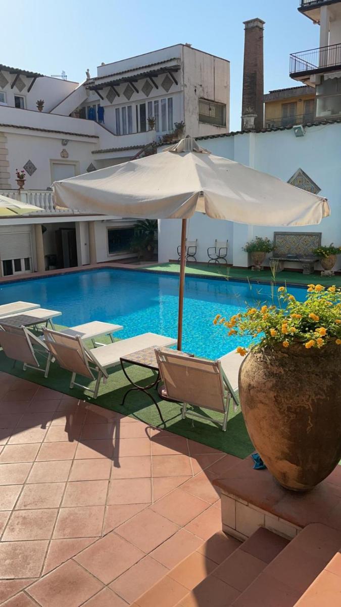 Don Camillo Suites - Housity