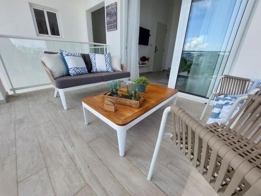 Cozy 1BDR with Pool Golf View in Hard Rock Golf - Housity