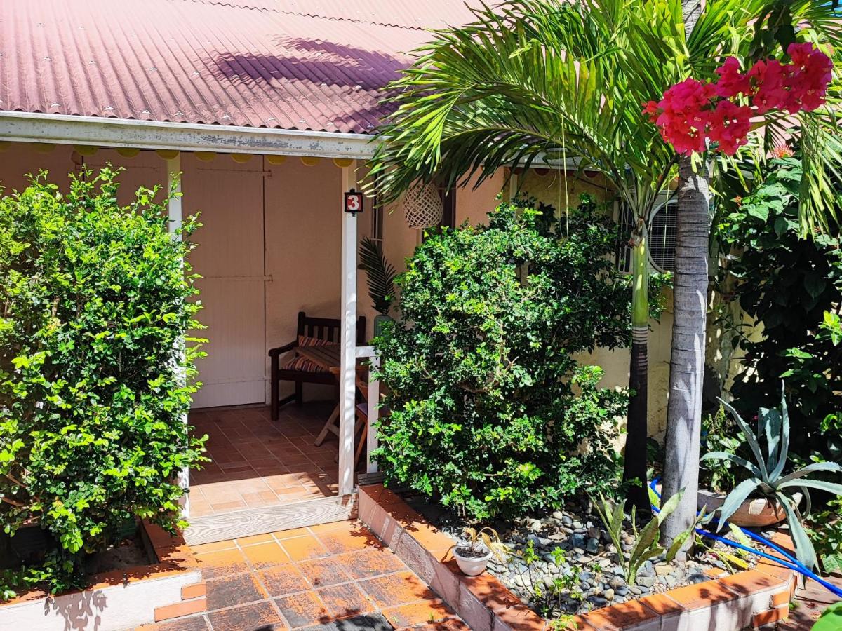 Appartement entier: chambre, cuisine + terrasse au calme sur jardin. - Housity