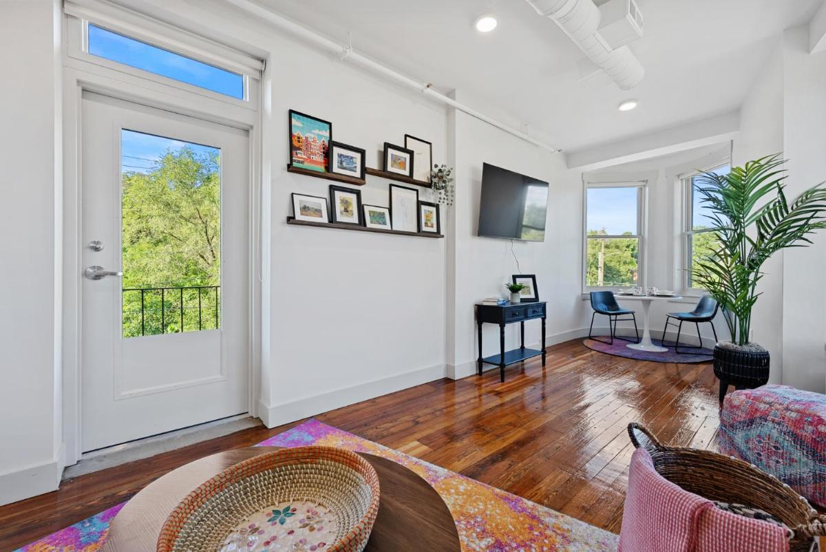 The Roxanne 2- Chic One Bedroom Townhome in OTR - Housity
