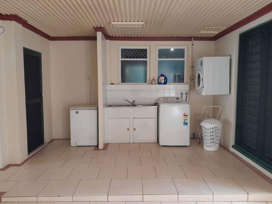 Large 4 Bedroom Suburban Gem - Housity