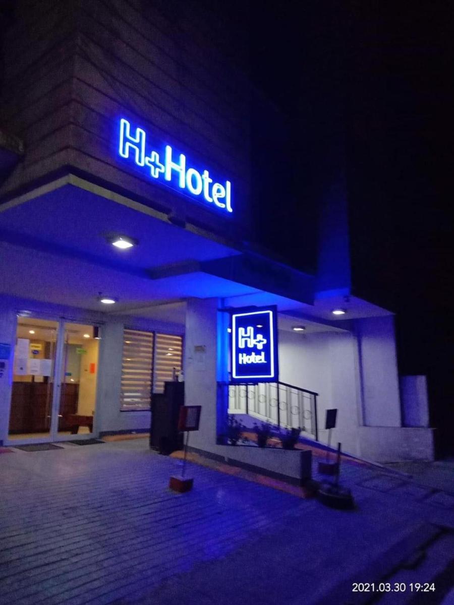 H Plus Hotel powered by Cocotel - Housity