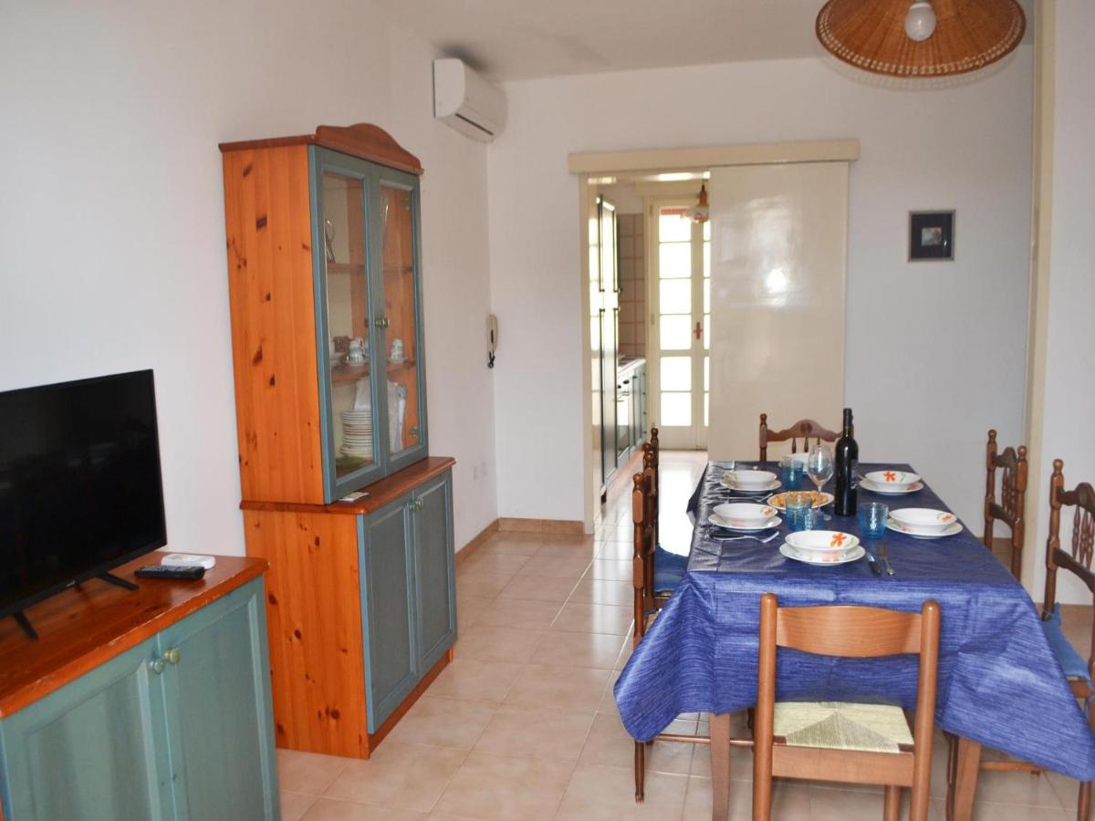 Cosy Apartment Near The Beach With Balcony; Pets Allowed - Housity
