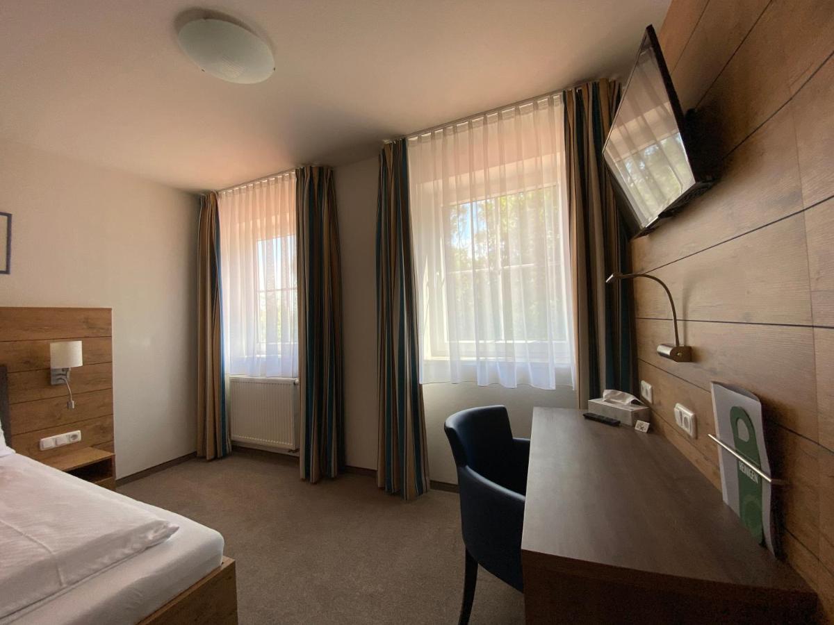 Hotel-Pension Scharl am Maibaum - Housity
