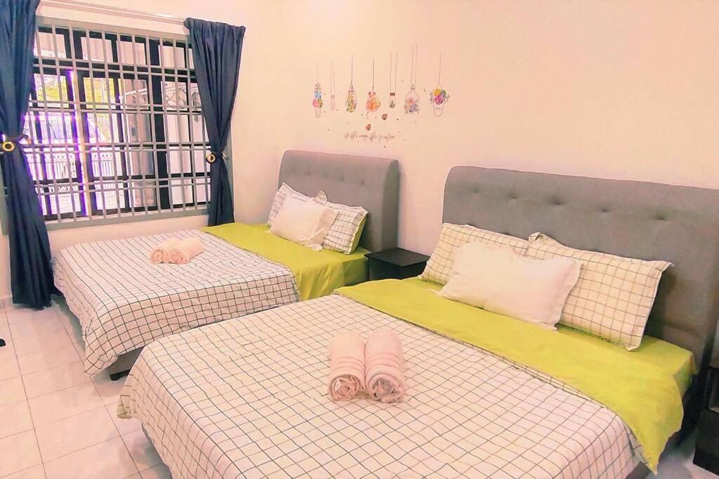 177 Kulai Tmn Gunung Pulai 3BR 11pax Netflix Smart Tv - Housity