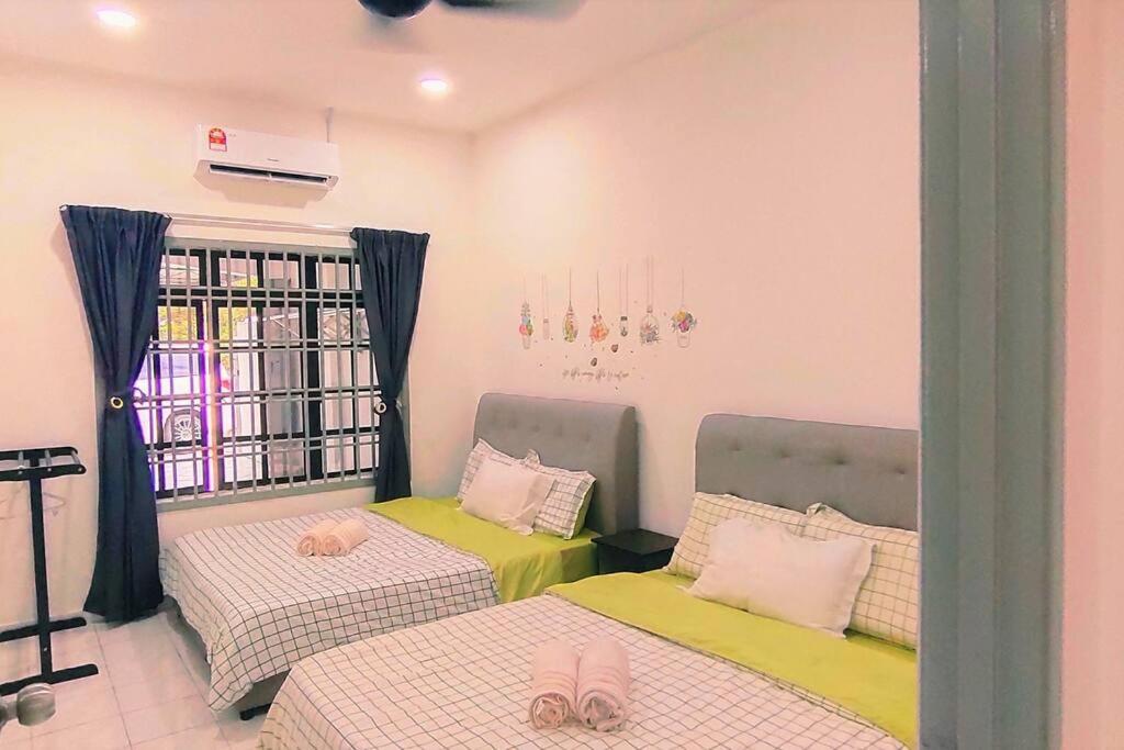 177 Kulai Tmn Gunung Pulai 3BR 11pax Netflix Smart Tv - Housity