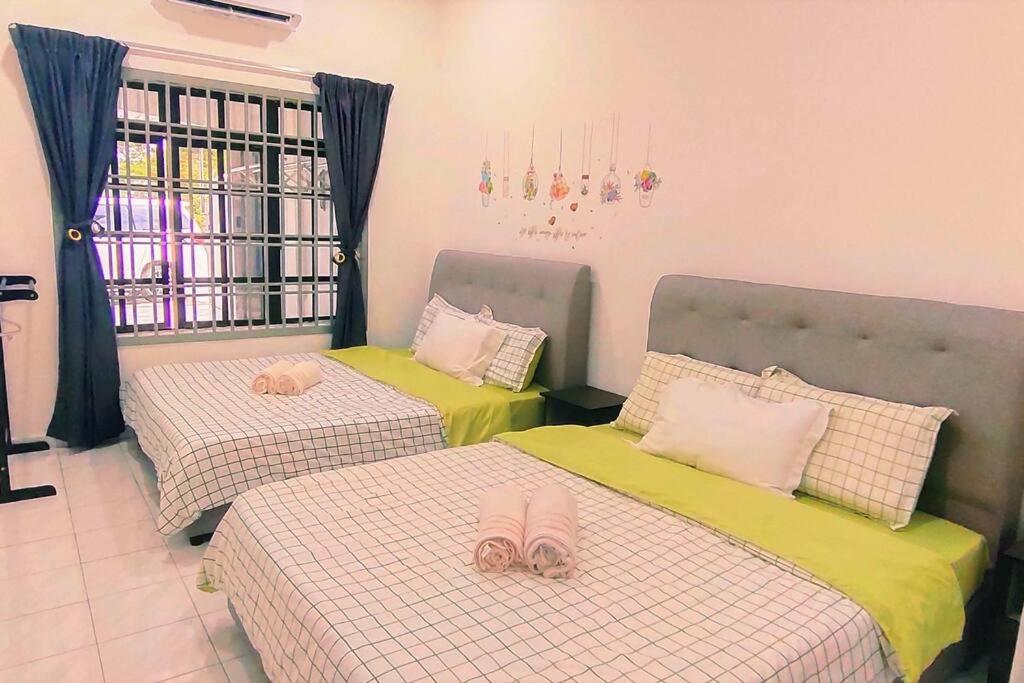 177 Kulai Tmn Gunung Pulai 3BR 11pax Netflix Smart Tv - Housity