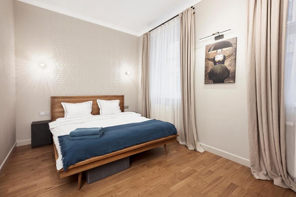 Kaunas Town Hall Apartment 5 by URBAN RENT - Housity