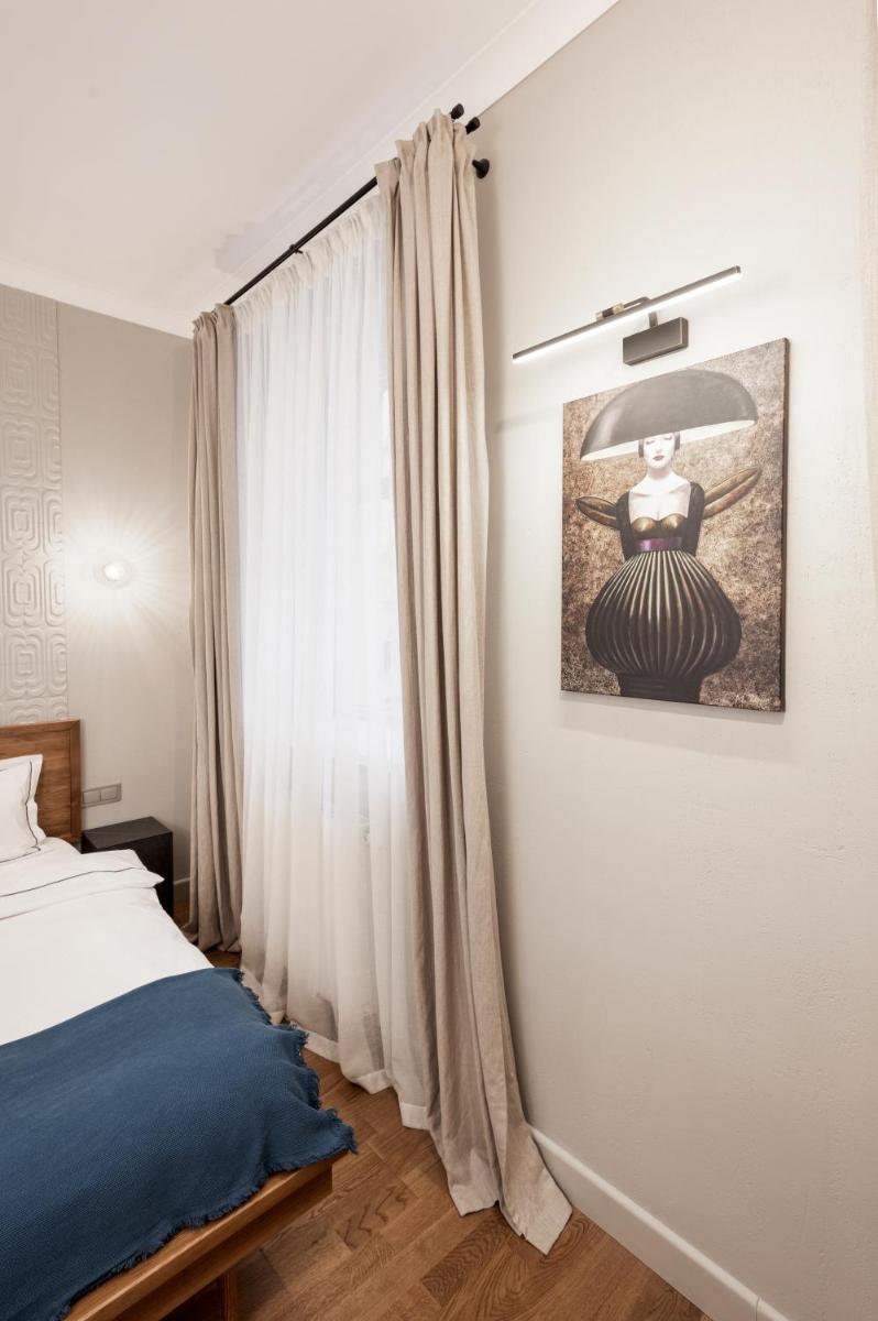 Kaunas Town Hall Apartment 5 by URBAN RENT - Housity