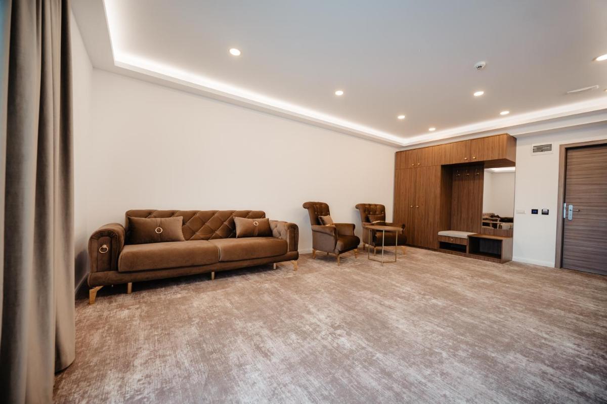 Hotel Ariata - Housity