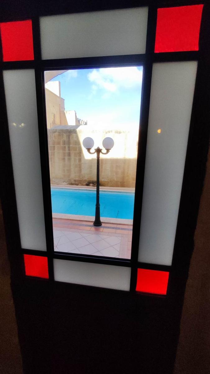 Qala Bed&Breakfast with swimming pool - IL-Wenniessa - Housity