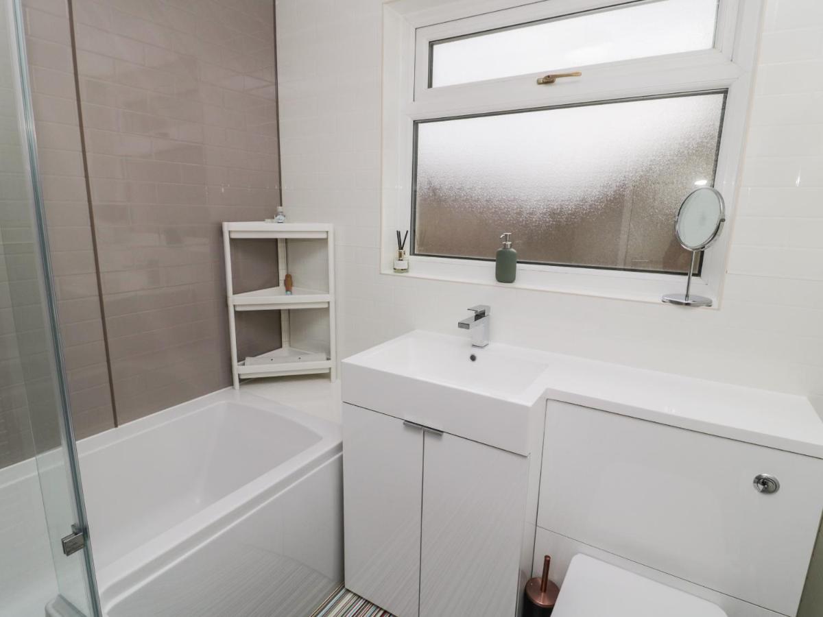 4 Byron Street - Housity