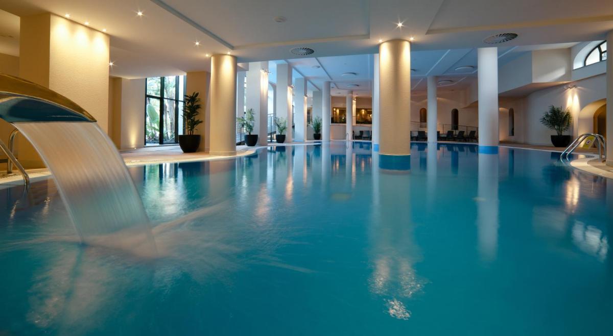 A piscina em ou perto de Suite Hotel Eden Mar - PortoBay