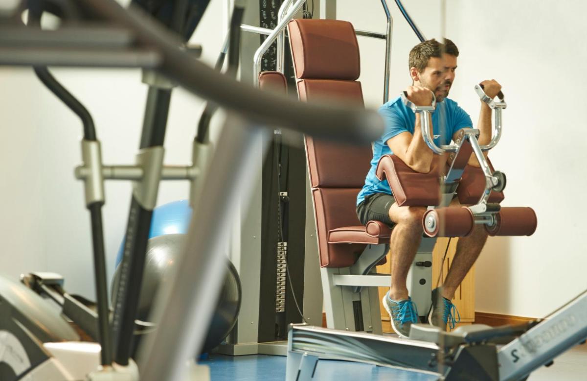 O centro de fitness e/ou as comodidades de fitness de Suite Hotel Eden Mar - PortoBay