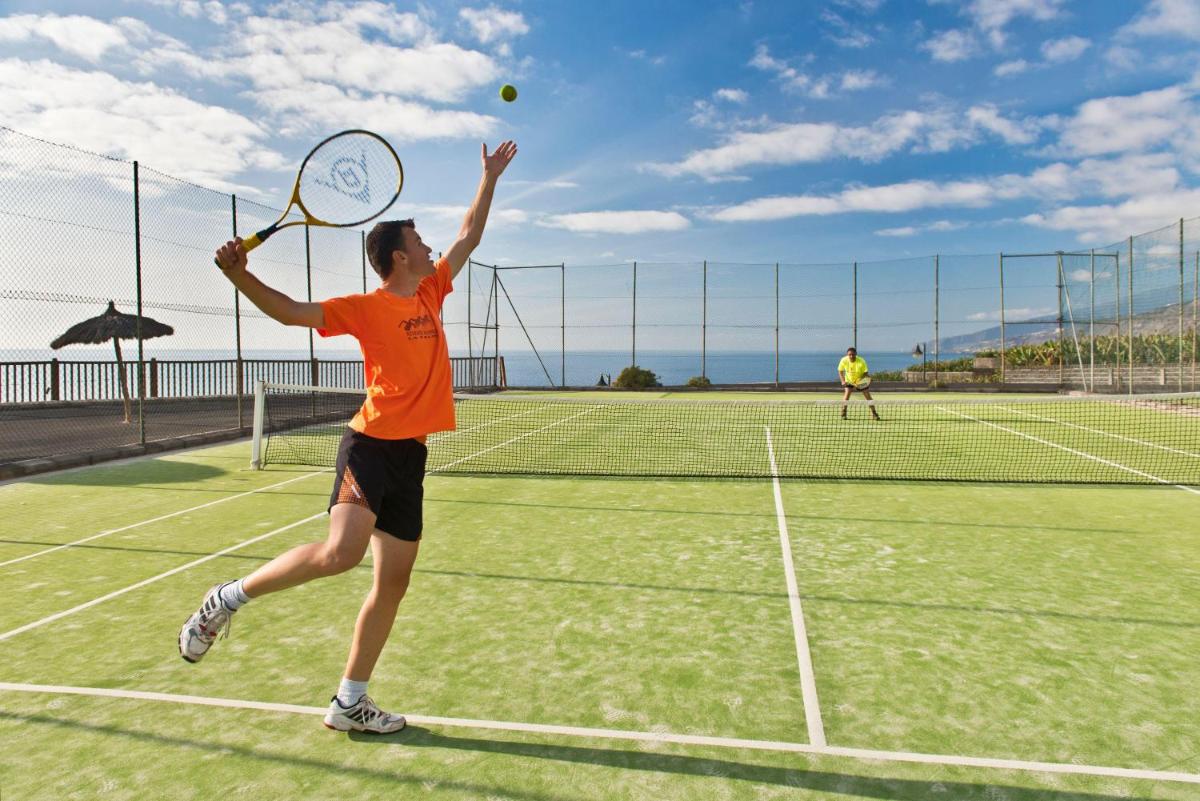 Instalaciones para jugar a tenis o squash en La Palma Princess o alrededores