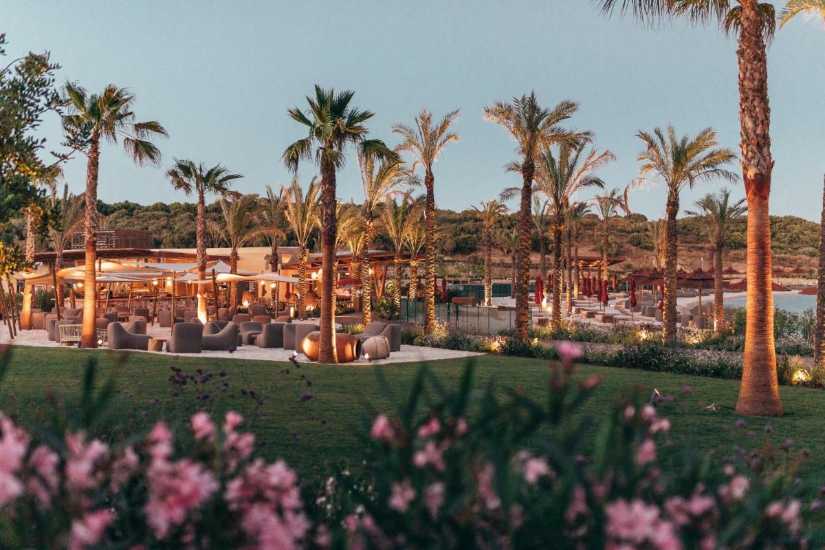 Jardín al aire libre en SO/ Sotogrande Spa & Golf Resort Hotel