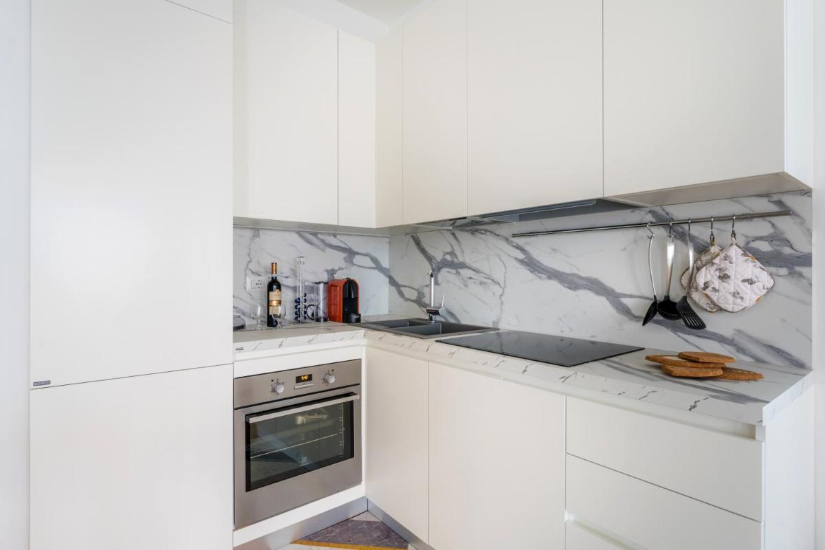 White Candle Apt, Close to Gemelli and City Center - Housity