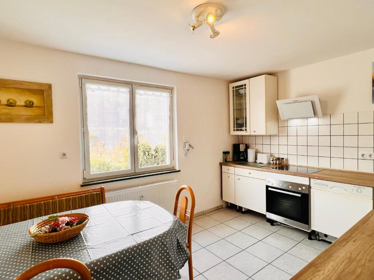 Apartment Alexandra - Handwerker willkommen, Parkplatz, Küche, WLAN - Housity