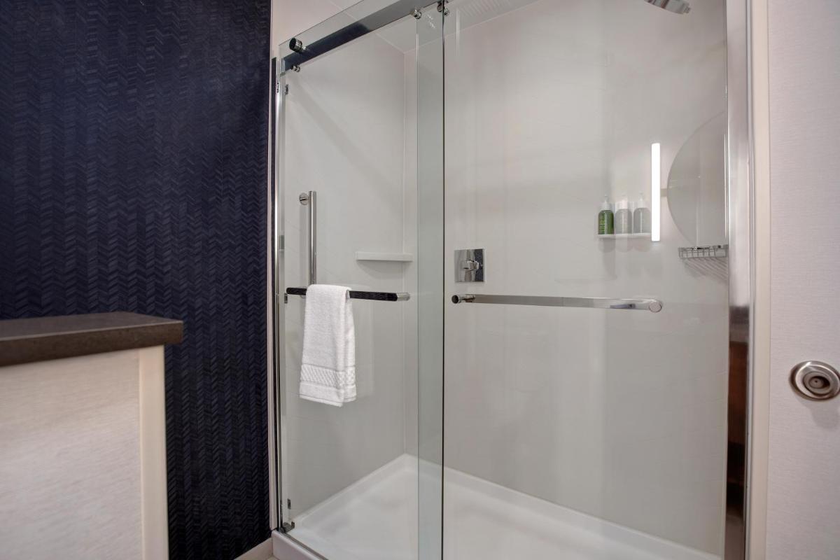 Fairfield Inn & Suites by Marriott Chicago Bolingbrook - Housity